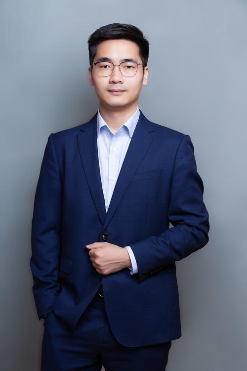 黄芳青 灯光与摄影艺术负责人